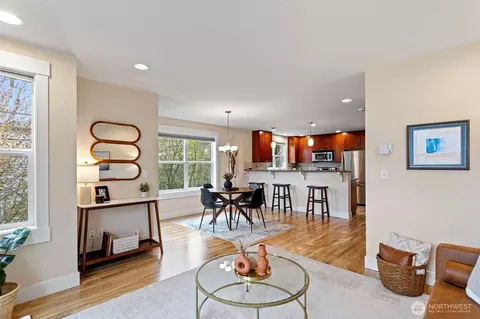 9501 Interlake Ave N, Seattle, WA 98103