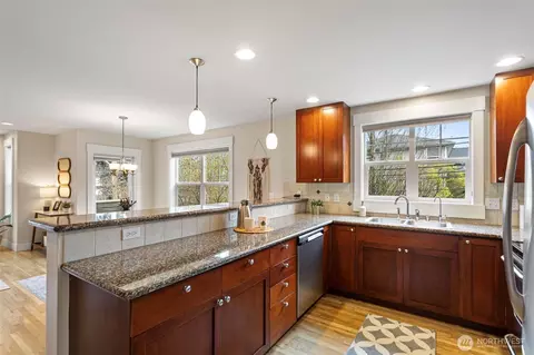 9501 Interlake Ave N, Seattle, WA 98103