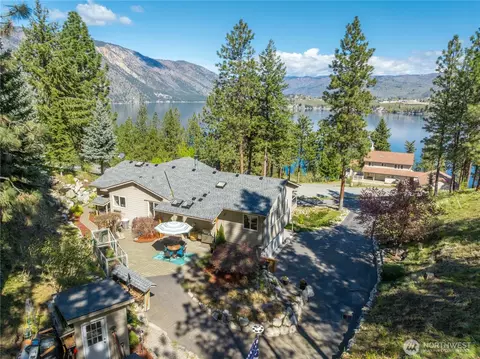 7379 Ridgeview Dr, Chelan, WA 98816