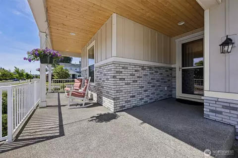 Exterior - 5594 157th Ave Ct E, Sumner, WA 98390 photo 4 of 9