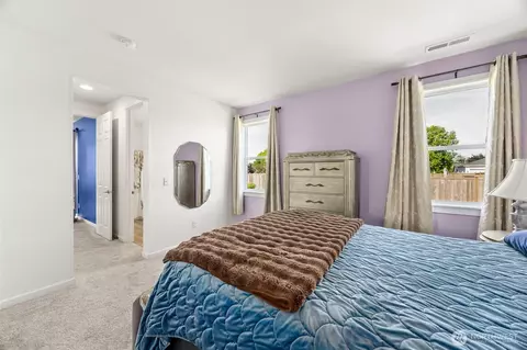 Bedroom - 5594 157th Ave Ct E, Sumner, WA 98390 photo 2 of 4