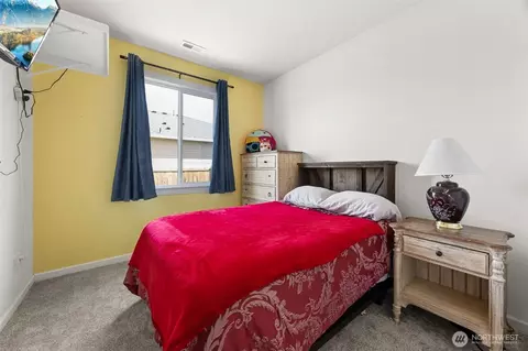 Bedroom - 5594 157th Ave Ct E, Sumner, WA 98390 photo 3 of 4