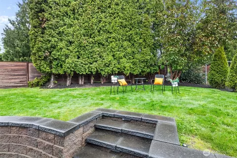 Exterior - 22720 2nd Pl W, Bothell, WA 98021 photo 7 of 9
