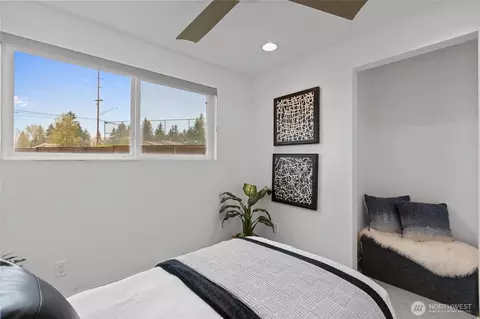 Bedroom - 22720 2nd Pl W, Bothell, WA 98021 photo 5 of 10