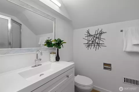 Bath - 22720 2nd Pl W, Bothell, WA 98021 photo 3 of 3