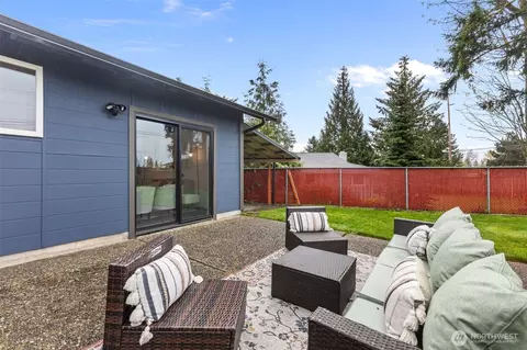Exterior - 22720 2nd Pl W, Bothell, WA 98021 photo 6 of 9