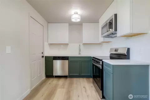 Kitchen - 552 Edith Ave, Walla Walla, WA 99362 photo 2 of 2