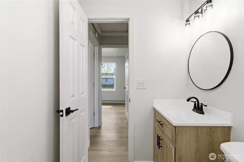Entry Way - 552 Edith Ave, Walla Walla, WA 99362 photo 2 of 2