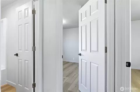 Entry Way - 552 Edith Ave, Walla Walla, WA 99362 photo 1 of 2