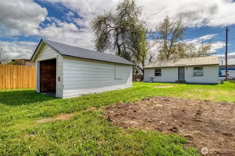 Exterior - 552 Edith Ave, Walla Walla, WA 99362 photo 3 of 3