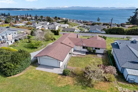 1462 SE Camano Dr, Camano Island, WA 98282