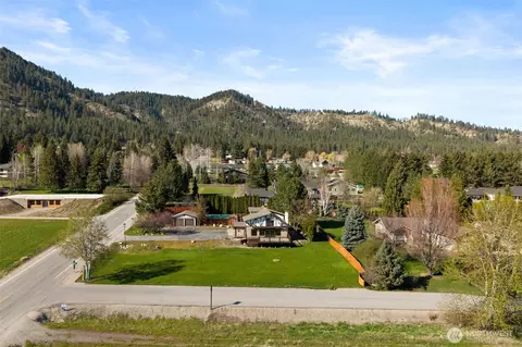 10285 Ski Hill Dr, Leavenworth, WA 98826