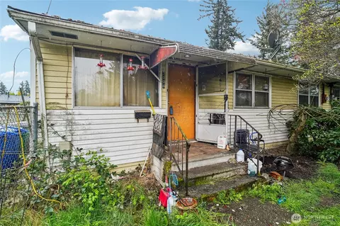 2008 Harrington Cir NE, Renton, WA 98056