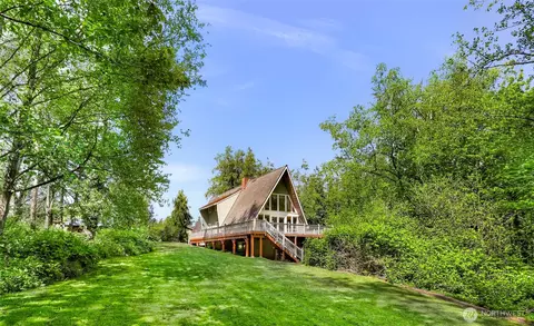 1418 E Blackburn Rd, Mount Vernon, WA 98274