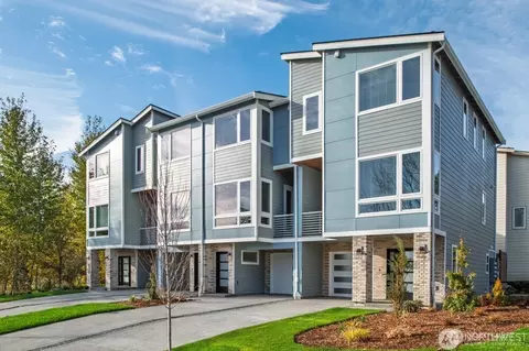 6611 S 128th St, Seattle, WA 98178