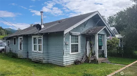 107 1st St, Morton, WA 98356
