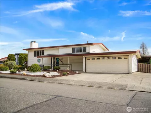 16526 116th Pl SE, Renton, WA 98058