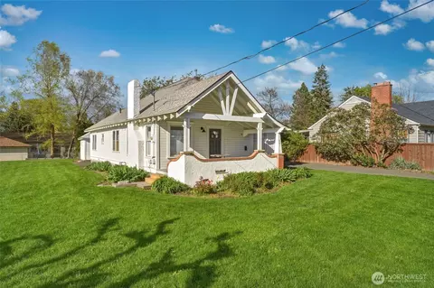 Exterior - 965 E Alder St, Walla Walla, WA 99362 photo 2 of 10