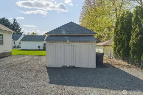 Exterior - 965 E Alder St, Walla Walla, WA 99362 photo 7 of 10