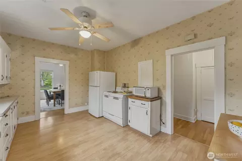 Kitchen - 965 E Alder St, Walla Walla, WA 99362 photo 4 of 4