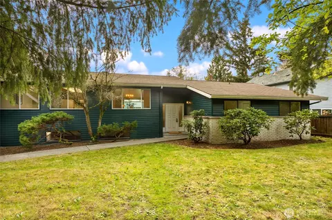 12511 37th Ave NE, Seattle, WA 98125