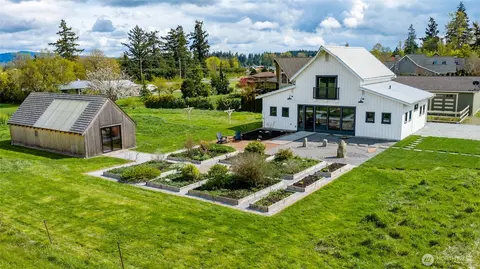 14377 View Moor Dr, Mount Vernon, WA 98273
