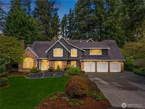 10444 SE 22nd St, Bellevue, WA 98004