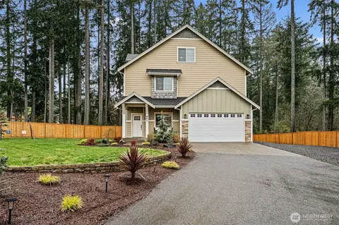 901 SW Norpoint Ct, Port Orchard, WA 98367