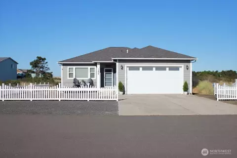 1439 Diamond Head Ave SW, Ocean Shores, WA 98569