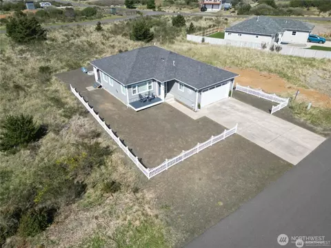 1439 Diamond Head Ave SW, Ocean Shores, WA 98569