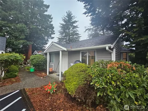 406 E Pioneer St #A, Granite Falls, WA 98252