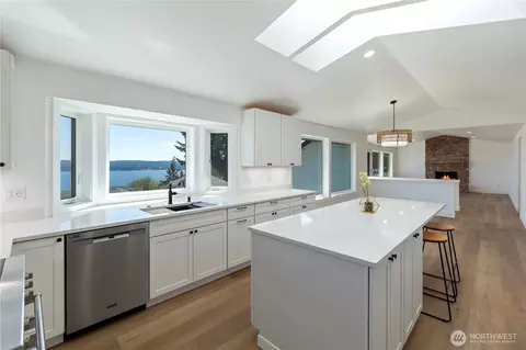 800 Thorndyke Rd, Port Ludlow, WA 98365