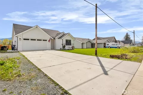 Exterior - 706 E 4th St, Nooksack, WA 98276 photo 5 of 5