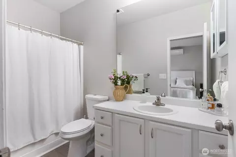 Bath - 25309 38th Ave E, Spanaway, WA 98387 photo 3 of 3