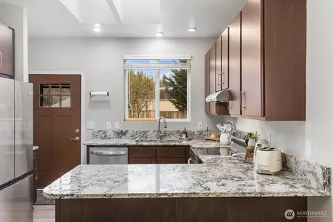 Kitchen - 25309 38th Ave E, Spanaway, WA 98387 photo 1 of 5