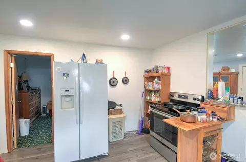 Kitchen - 242 Main St, Onalaska, WA 98570 photo 3 of 3