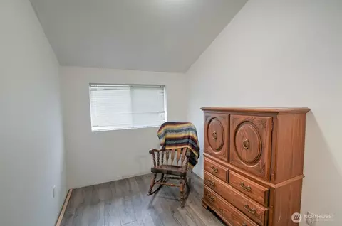Bedroom - 242 Main St, Onalaska, WA 98570 photo 2 of 3