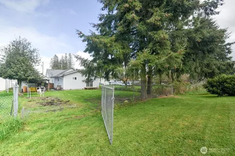 Exterior - 242 Main St, Onalaska, WA 98570 photo 6 of 7