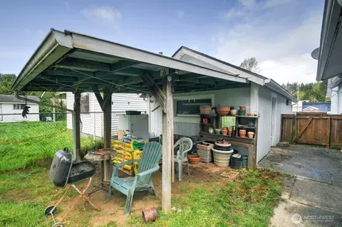 Exterior - 242 Main St, Onalaska, WA 98570 photo 3 of 7