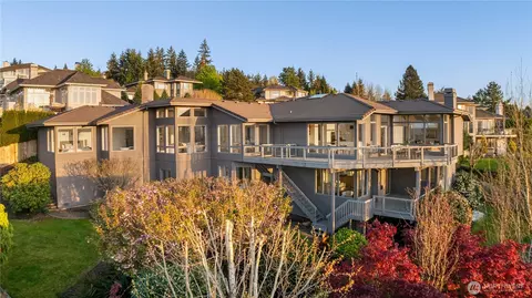 5824 168th Pl SE, Bellevue, WA 98006