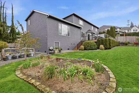 Exterior - 2108 242nd St SE, Bothell, WA 98021 photo 3 of 3