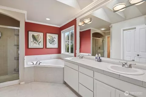 Bath - 2108 242nd St SE, Bothell, WA 98021 photo 4 of 4