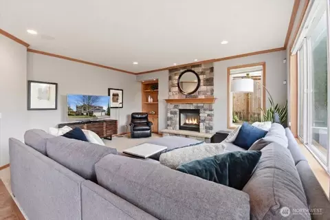 Living - 2108 242nd St SE, Bothell, WA 98021 photo 4 of 5
