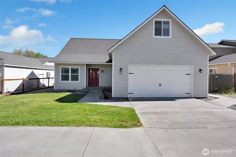 901 W Windrose Dr, Moses Lake, WA 98837
