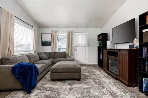730 SE 8th Ave #G201, Oak Harbor, WA 98277