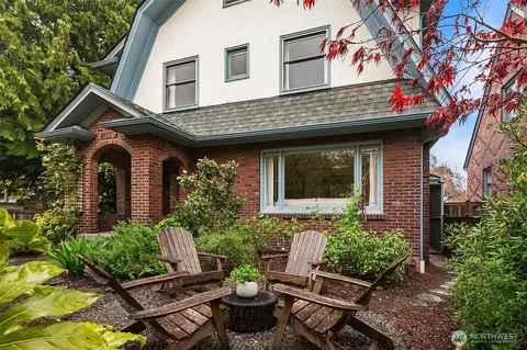 6058 34th Ave NE, Seattle, WA 98115