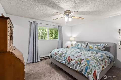 Bedroom - 10831 35th Ave SE, Everett, WA 98208 photo 1 of 7