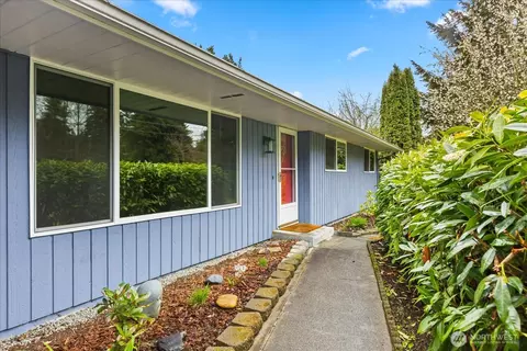 Exterior - 10831 35th Ave SE, Everett, WA 98208 photo 2 of 11