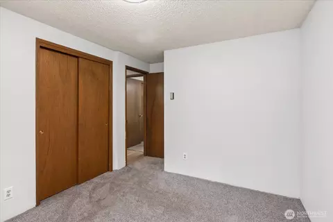 Bedroom - 10831 35th Ave SE, Everett, WA 98208 photo 5 of 7
