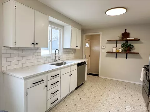 Kitchen - 611 E Joseph Ave, Spokane, WA 99208 photo 2 of 3